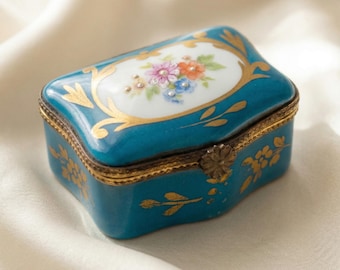 Vintage Limoges Porcelain Trinket Box Royal Blue Gold Hand Painted French Jewelry Box Collectible Pill Box Shabby Chic Elegant Gift France