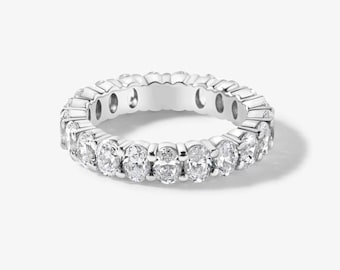 Anillo de bodas de eternidad con diamantes de talla ovalada, apilable, ideal como regalo de aniversario de boda o para novia.
