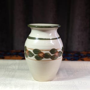 ETTAMOGAH Hand Made Australian Pottery Vase by &quot;The Pub Pottery&quot; in Lavington NSW