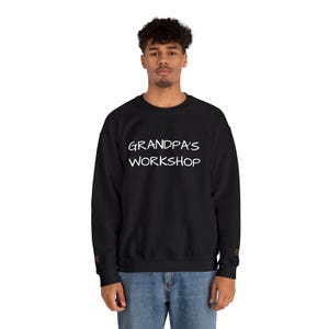 Grandpa's Workshop パーソナライズスウェットシャツ、心地よいファミリーギフト、ユニセックスクルーネックジャンパー、おじいちゃんへの最高のギフト、送料無料、家族の再会