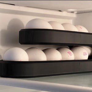 Stapelbar äggdispenser för 10 ägg