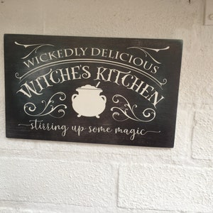 Halloween Wickedly Delicious Hexenküche Küchenschild Distressed Shabby Chic Vintage Schild