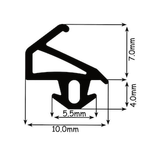 Puede incluir: Junta de goma negra con las siguientes dimensiones: 10,0 mm x 5,5 mm x 7,0 mm x 4,0 mm.