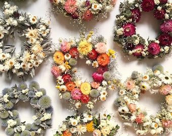 Kleine krans 15 cm: handgemaakt, bloemenkunst, modern interieur, gedroogde bloemen