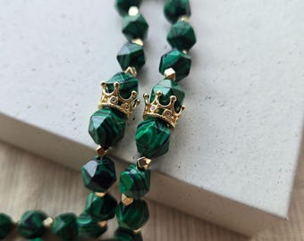 33 Perlen Malachit personalisierte Rosenkranz, Edelstein Islamische Tasbih mit kundenspezifischen arabischen Namen