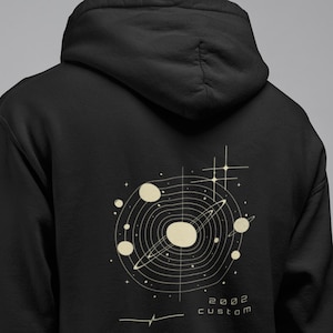Sweat à capuche cosmique personnalisé | Sweatshirt unisexe sur le thème de l'espace | Motif étoilé | Coupe décontractée | Cadeau pour les astronomes et les amoureux de l'espace,