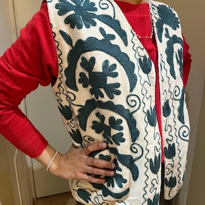 Gilet in velluto ricamato Suzani - Gilet Boho floreale verde acqua