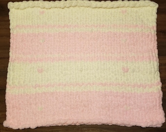 Couverture pour bébé en grosse maille – couverture douce en chenille faite main, cadeau nouveau-né, décoration de chambre d'enfant