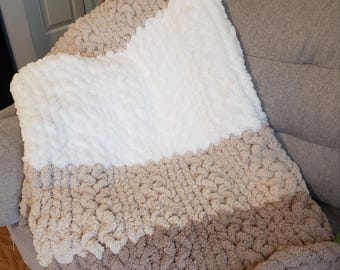 Handmade Chunky Knit Blanket – Soft Beige & Cream Throw – Cozy Sofa or Bed Decor – Cable Knit Blanket – Gift for Her – Home Decor