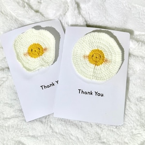 Tarjeta de agradecimiento de crochet hecha a mano / Tarjeta con diseño de huevo frito / Tarjeta de felicitación personalizable / Nota de regalo linda y única