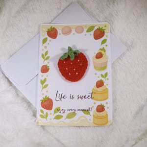 Tarjeta de felicitación de fresa a crochet / Tarjeta de cumpleaños suculenta hecha a mano / Tarjeta de felicitación personalizable / Regalo lindo y único / Regalo de agradecimiento para un ser querido