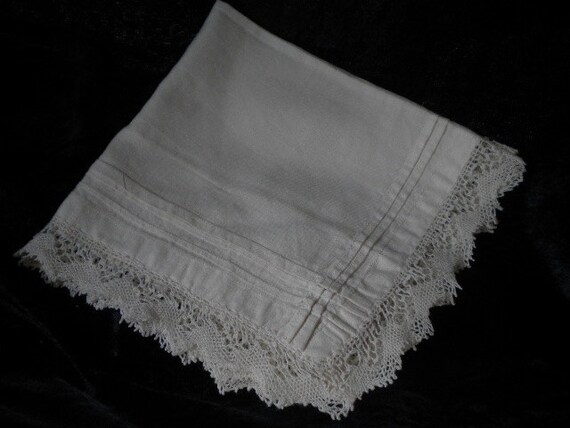 Antique Wedding Hankie Off White with pleats and … - image 5