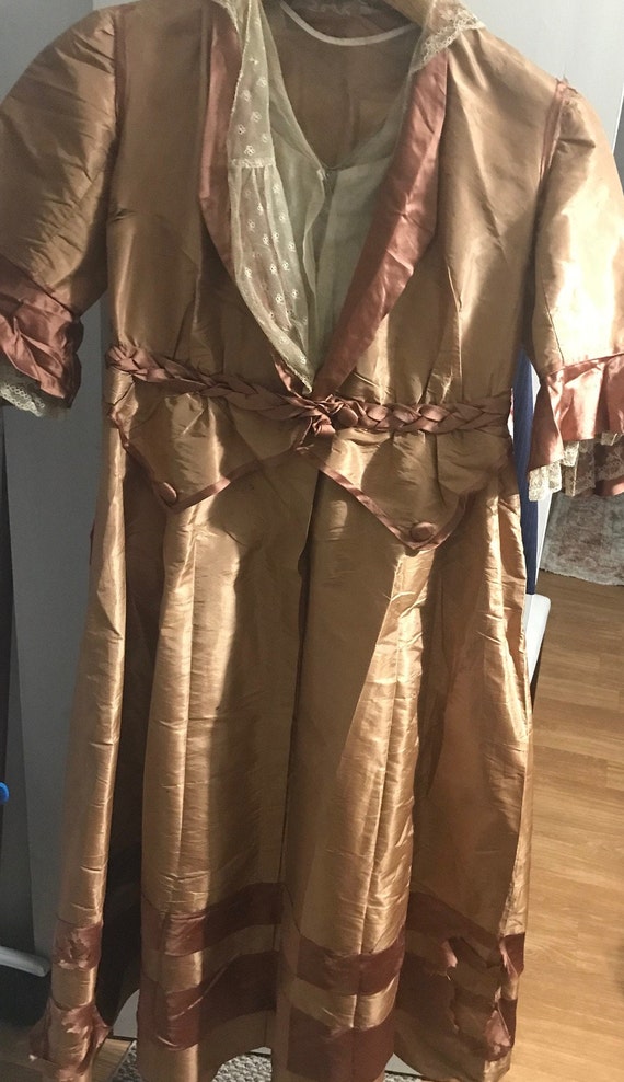 Genuine Victorian Day Dress & Bonnet (FFsH01) - image 1