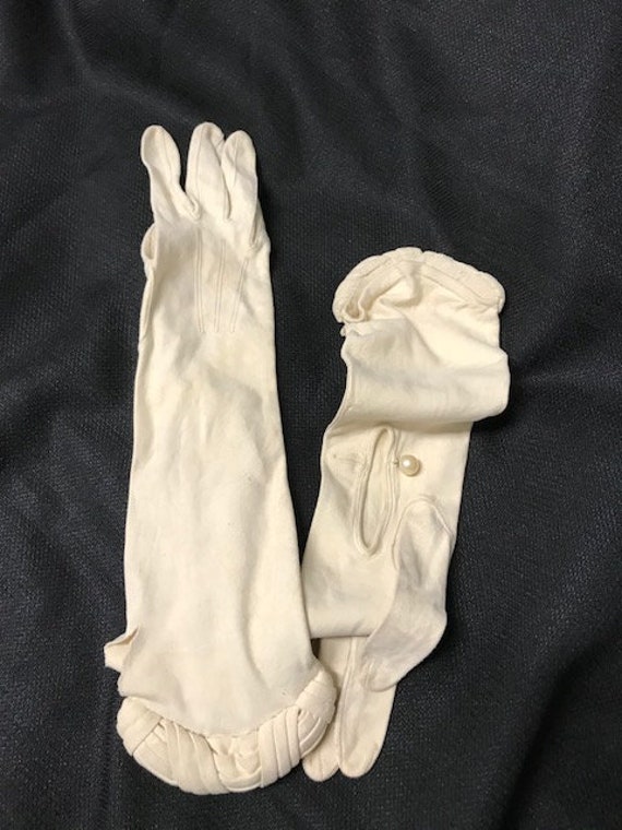 FRENCH Victorian era leather long white gloves (F… - image 4