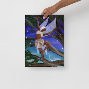 Asas — Fada Bailarina na Árvore | Impressão de Arte de Fantasia | Ilustração de Criatura Mágica | Pôster com Detalhes Finos