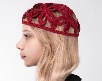 Patrón de gorro de flores de crochet + videotutorial de gorro de verano Patrón de tocado bohemio DIY Accesorios de gorro de mujer de crochet de encaje
