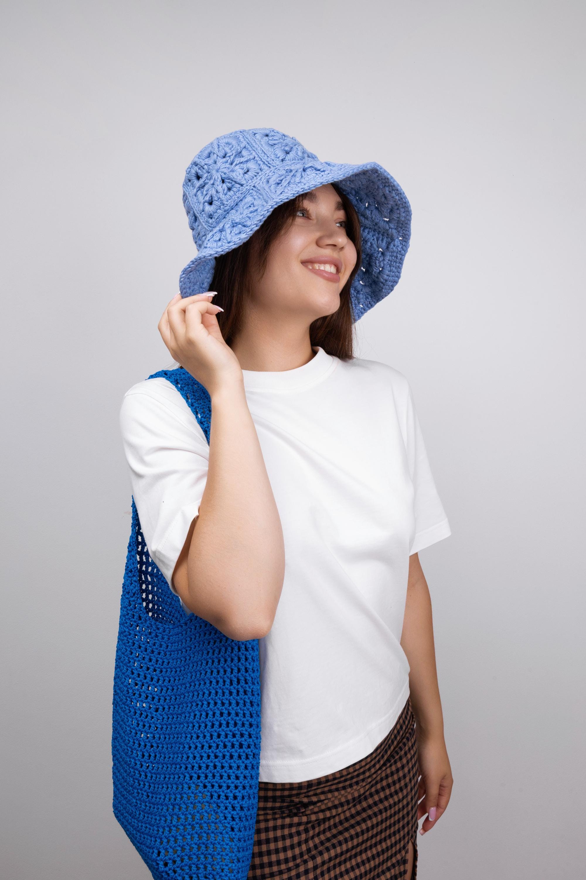 Granny Square Crochet Bucket Hat Pattern + Video Tutorial Summer Hat ...
