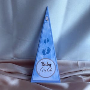 Scatola Piramidale Personalizzata – Tema a Scelta, Regalo Unico e Decorativo per Tutte le Occasioni!