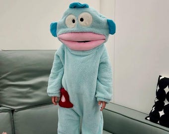 Pijama a juego con máscara de héroe de dibujos animados kigurumi: mono de polar acogedor para niños y adultos, divertido look familiar navideño.