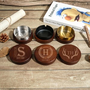 Posacenere in legno personalizzato con coperchio, regalo ideale per fumatori, regalo per lo sposo, regalo per uomini, souvenir per feste di matrimonio, regalo per papà, posacenere per lo sposo.