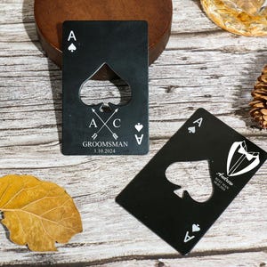 Cadeau pour garçon d'honneur As de pique, Ouvre-bouteilles gravés en acier noir, tient dans votre portefeuille, garçon d'honneur, demande de cadeau pour garçon d'honneur, noms personnalisés