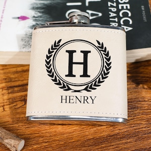 Personalized Leather Flask for Men, Groomsmen Gifts, Best Man Gifts, Leather Hip Flask, Custom Engraved Flask for Groomsmen, Wedding Flask