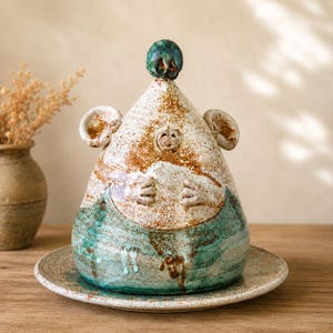 Vintage Danish Studio Pottery Cheese Dome – Handcrafted Mouse Cheese Cloche – Scandinavian Ceramic Art – Signed – Unique Stoneware