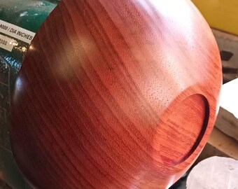 African Walnut Bowl (slight damage) 9.25" dia (235 x 90 mm 278g)