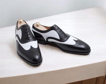 Zapatos Oxford Brogue de cuero hechos a mano con punta de ala: zapatos de vestir formales en blanco y negro