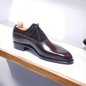 Nuove scarpe Oxford Brogue in pelle bicolore fatte a mano: scarpe eleganti da uomo per matrimoni.