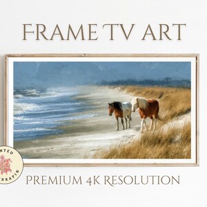 Könnte beinhalten: Gerahmter Druck einer Strandszene mit zwei Pferden. Das Kunstwerk zeigt einen Sandstrand, Meereswellen und einen bewölkten Himmel. Der Text "FRAME TV ART" und "PREMIUM 4K RESOLUTION" sind zu sehen.