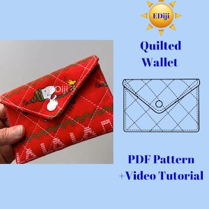 Puede incluir: Cartera acolchada roja con diseño de Snoopy. La cartera tiene un patrón de diamantes y un cierre de solapa. La imagen también incluye un diagrama de una cartera acolchada y el texto "Quilted Wallet" y "PDF Pattern + Video Tutorial."