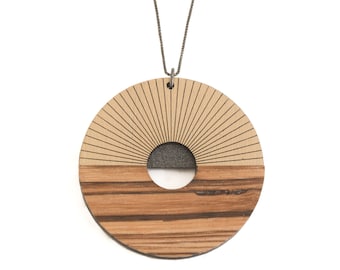 Collar Amanecer / Patrón de Estrellas con Líneas Radiales Geométricas