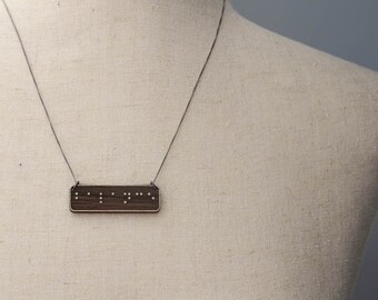 BALANCE Braille Virtue Necklace : Moderno / Minimalista / Mensaje