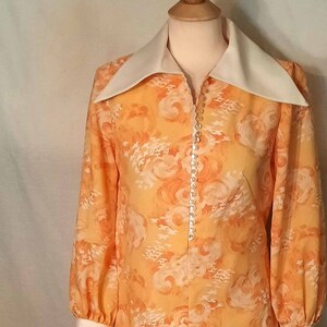 Vintage 1970s A Line Peach Cream and White Dress with Wide White Collar Cuffs and Edwardian Sleeves