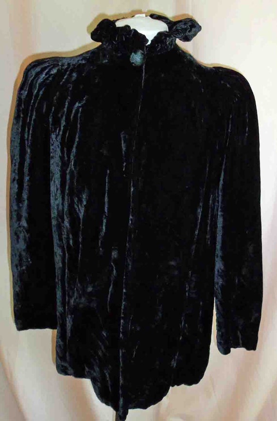 Vintage 1930 Black Velvet Opera Jacket and White … - image 5