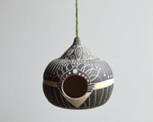 H O M E : Ceramic birdhouse