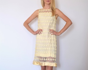 60s Cream Lace Illusion Overlay Sleeveless Cocktail Shift Dress xs