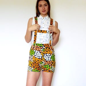70s Colorful Novelty Print Flower Power Overall Shorts xs s