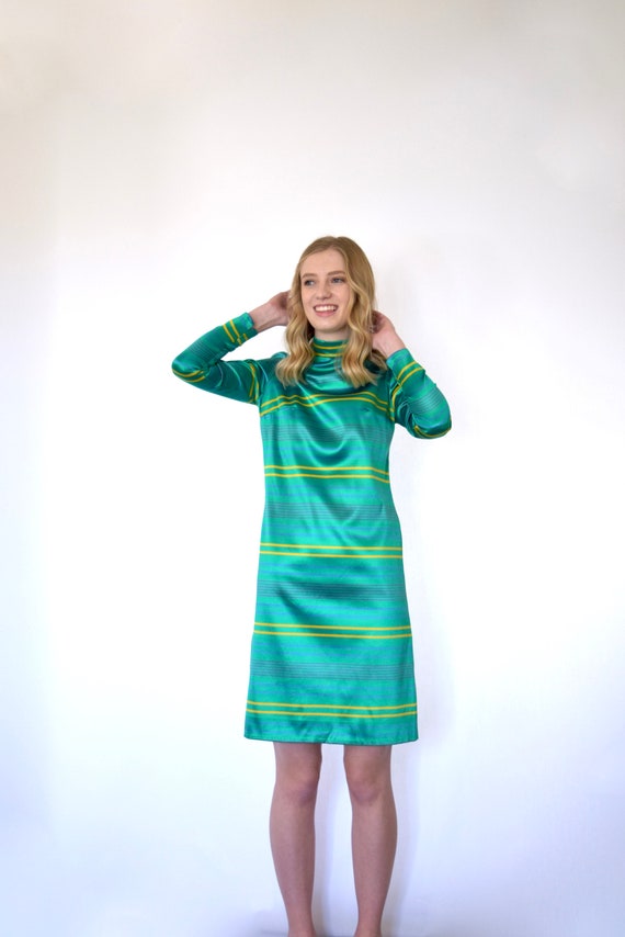 green emerald velvet dress The Sammy Dress – La Maregold