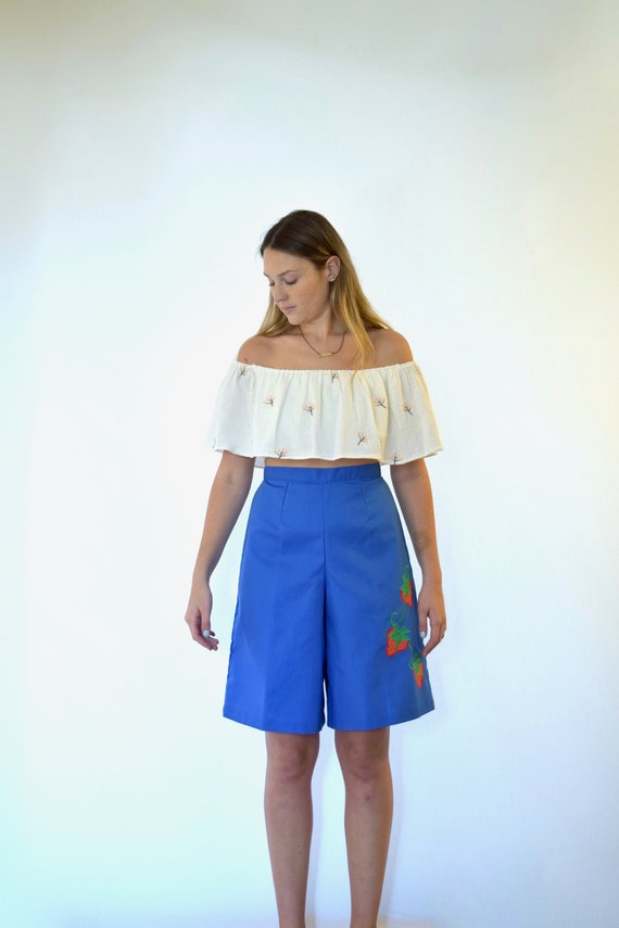 70s Blue Strawberry Appliqué High Waisted Bermuda 