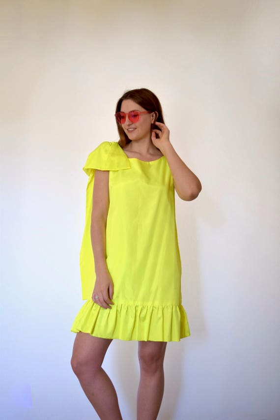 highlighter yellow dress