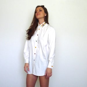 90s White Bejeweled Collar Longline Button Down Shirt s m