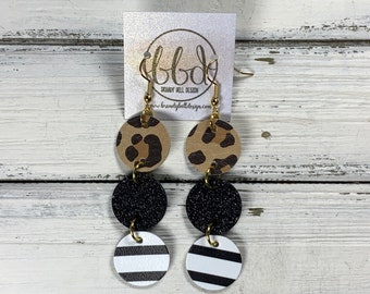 Linked circle earring, leopard stripe earring, lightweight genuine leather, hypoallergenic jewelry, white black stripe dangle,leopard dangle