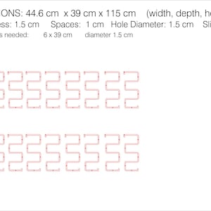 May include: Diagram with dimensions and specifications for a wooden project. The text includes dimensions of 44.6 cm x 39 cm x 115 cm, wood thickness of 1.5 cm, and hole diameter of 1.5 cm. It also shows a design with 16 slices.