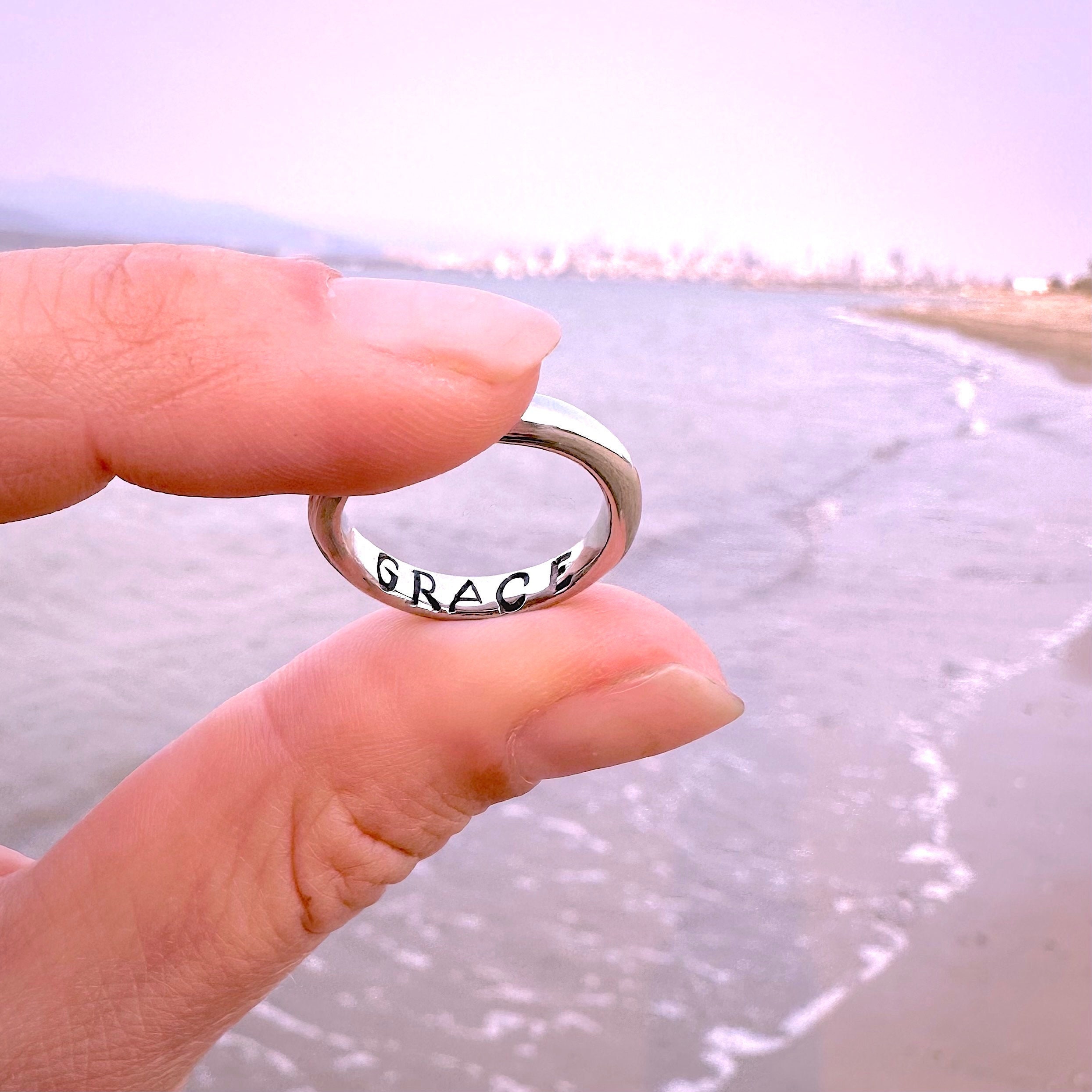【Grace Personalized】RHODYリング Personalized Oval Signet Ring by Gracepersonalized