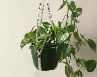Handgefertigter Makramé-Hängetopf - Boho Blumentopf, Wand- und Hofdekoration, Pflanzenampel