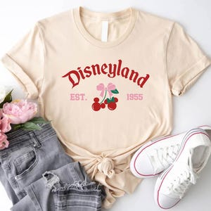 Sudadera con la cereza de Disneyland, camisa con lazo de Mickey y cereza de Disney, camiseta de viaje a Disneyland, suéter con la cereza de Disneyland imagen 2