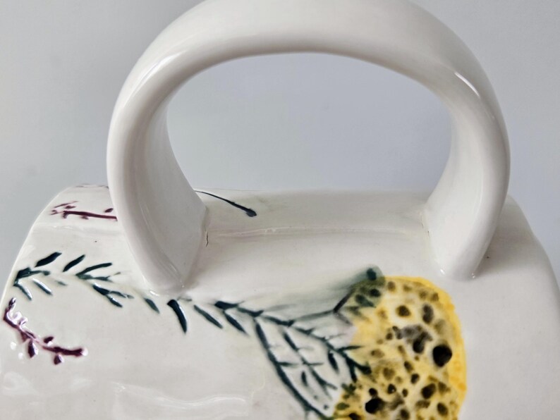 Anthropologie Floral Dagny Buchstabe S Monogramm Tasse | Große Initialtasse aus Keramik mit Wildblumenmotiven Bild 15