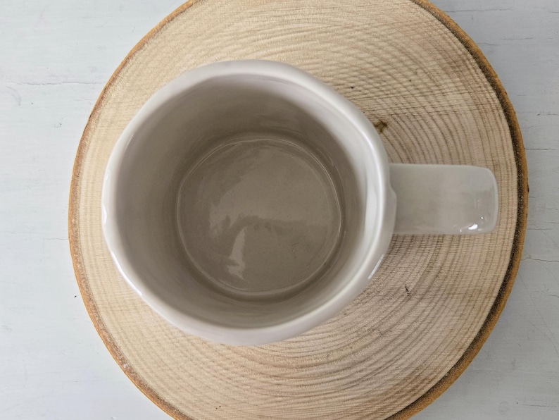 Anthropologie Floral Dagny Buchstabe S Monogramm Tasse | Große Initialtasse aus Keramik mit Wildblumenmotiven Bild 7